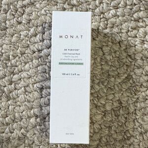 Monat Be Purified Charcoal Mask - White